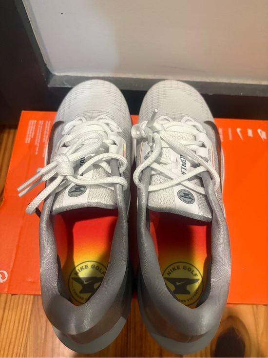 Athletic_Shoes